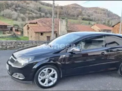 Usado Opel Astra GTC Sport 120 CV (88 kW) 2008 Negro Berlina