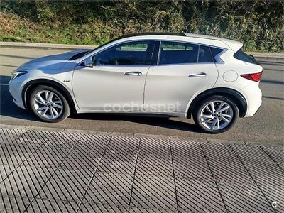 Usado Infiniti Q30 Premium 170 CV (125 kW) 2018 Blanco Berlina