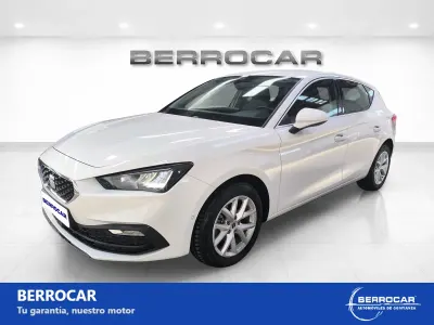 Usado Seat Leon Style 150 CV (110 kW) 2025 Blanco