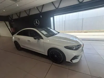 Nuevo Mercedes CLA180 136 CV (100 kW) 2026 Blanco Berlina