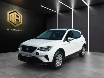 Usado Seat Arona 110 CV (80 kW) 2023 Blanco SUV