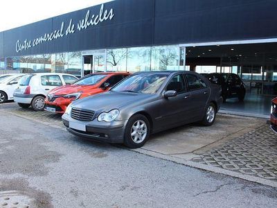Usado Mercedes C220 Classic 150 CV (110 kW) 2003 Gris Berlina