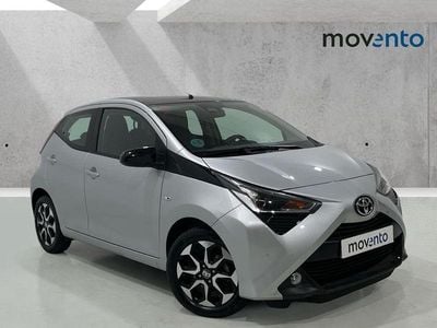Usado Toyota Aygo X-play 72 CV (52 kW) 2020 Gris Utilitario