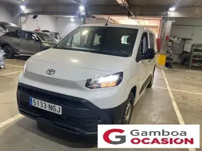 Usado Toyota Proace City City 100 CV (73 kW) 2025 Blanco Monovolumen