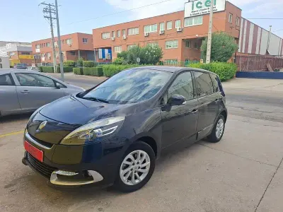 Usado Renault Scénic III Dynamique 110 CV (80 kW) 2012 Negro Monovolumen