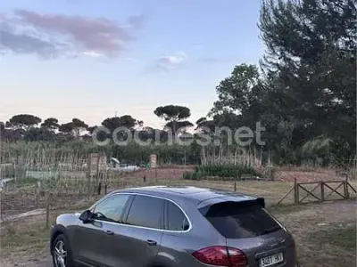 Usado Porsche Cayenne 240 CV (176 kW) 2012 Gris / plata SUV