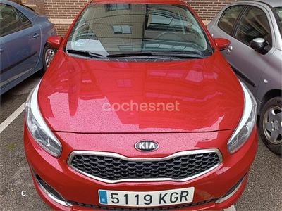 Usado Kia Ceed GT GT-Line 136 CV (100 kW) 2018 Rojo Berlina