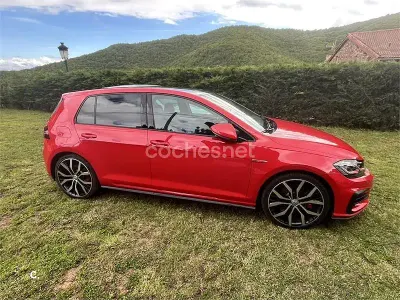 Usado VW Golf VII GTI 245 HP (180 kW) 2019 Vermelho Sedan
