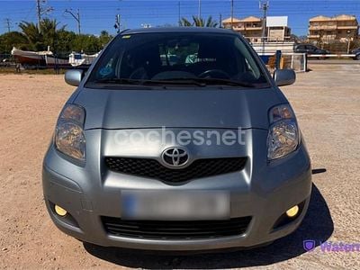 Używany Toyota Yaris 101 KM (74 kW) 2009 Szary Hatchback