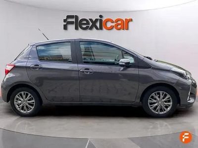 Używany Toyota Yaris Active 69 KM (50 kW) 2019 Szary
