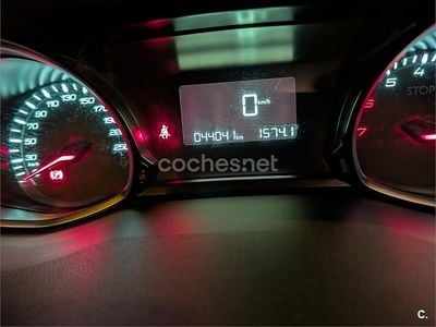 Usado Peugeot 308 Allure 110 CV (80 kW) 2018 Blanco Berlina