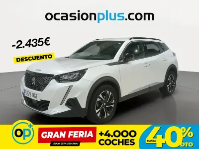 Usado Peugeot 2008 Allure 100 CV (73 kW) 2023 Blanco SUV