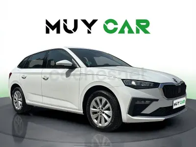 Usado Skoda Scala Essence 115 CV (84 kW) 2024 Blanco Utilitario