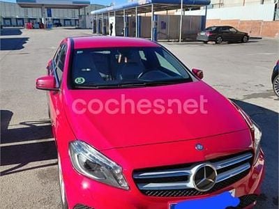 Usado Mercedes A180 Urban 109 CV (80 kW) 2013 Rojo Berlina