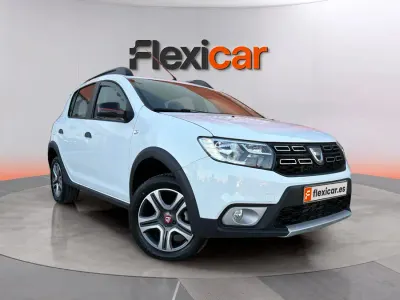 Usado Dacia Sandero Comfort 90 CV (66 kW) 2019 Blanco Berlina