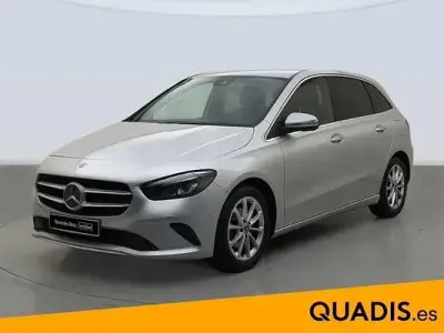 Usado Mercedes B180 136 CV (100 kW) 2019 Plata iridio Utilitario
