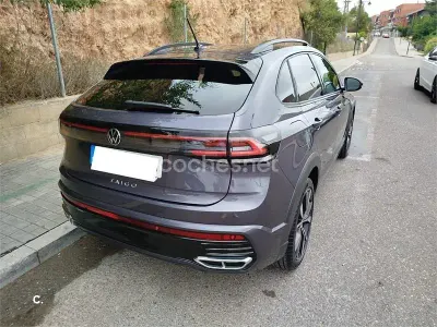 Usado VW Taigo R-line 110 CV (80 kW) 2023 Gris / plata SUV