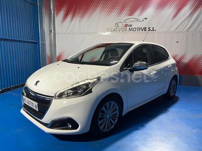Usado Peugeot 208 Style 82 CV (60 kW) 2018 Blanco Utilitario