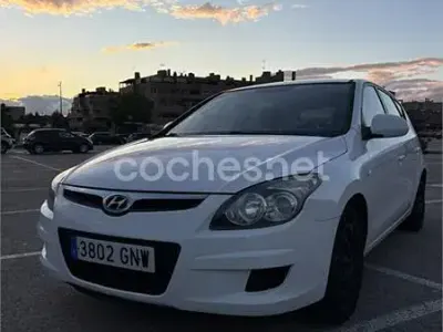Käytetty Hyundai i30 Classic 109 HP (80 kW) 2009 Valkoinen Sedan