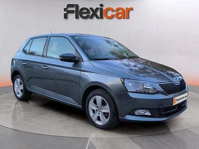 Gris Usado 2016 Skoda Fabia Ambition Berlina | 7990 € (Precio justo)