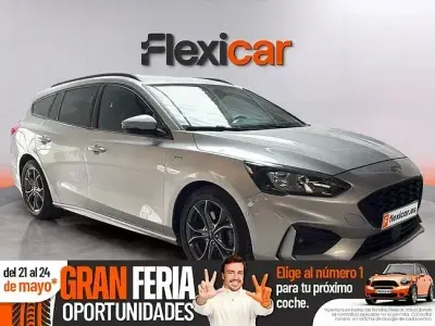 Usado Ford Focus ST-Line 120 CV (88 kW) 2019 Gris