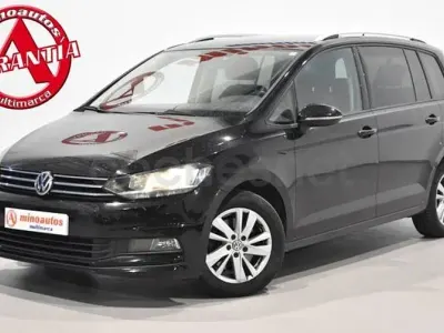 Usado VW Touran Business 116 CV (85 kW) 2020 Negro Monovolumen