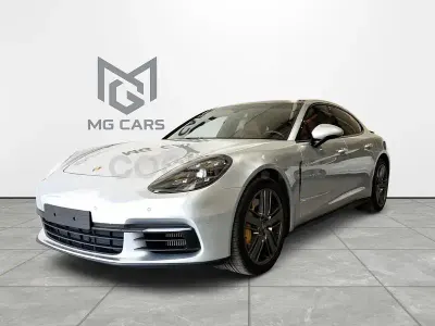 Begagnad Porsche Panamera 4 Executive 462 HK (339 kW) 2018 Grå Sedan