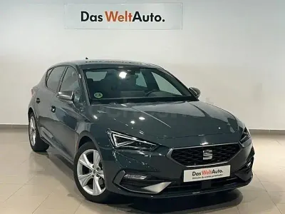 Usado Seat Leon FR 204 CV (150 kW) 2025 Azul Berlina