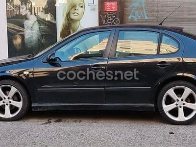 Negro Usado 2003 Seat Leon Sport Berlina | 2400 € (Precio justo)