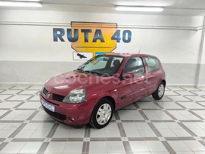 Granate Usado 2005 Renault Clio II Authentique Berlina | 2390 € (Precio justo)