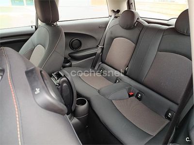 Usado Mini Cooper D 116 CV (85 kW) 2019 Gris / plata Utilitario