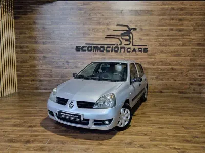 Usado Renault Clio II Authentique 70 CV (51 kW) 2007 Gris / plata Berlina