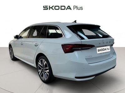 Blanco Usado 2025 Skoda Octavia Familiar | 32.900 € (Un poco caro)