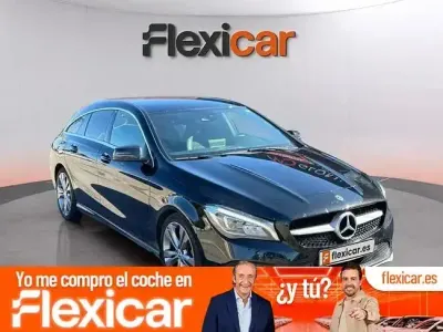 Usado Mercedes CLA220 Shooting Brake 170 CV (125 kW) 2019 Negro Familiar