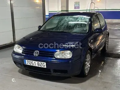 Usado VW Golf IV Highline 105 CV (77 kW) 2002 Azul Berlina