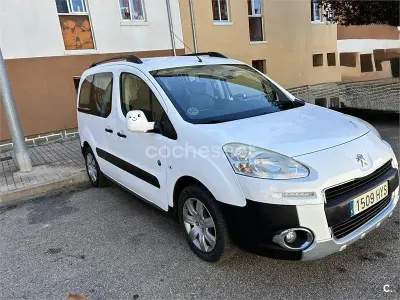 Usado Peugeot Partner Tepee Outdoor 92 CV (67 kW) 2014 Blanco Monovolumen