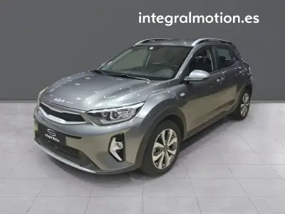 Usado Kia Stonic 84 CV (61 kW) 2023 Gris SUV