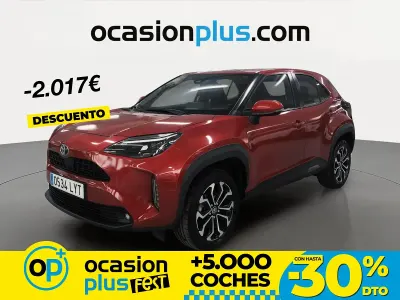 Usado Toyota Yaris Hybrid Active 116 CV (85 kW) 2022 Rojo Pickup/Camioneta