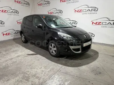 Usado Renault Scénic III Bose Edition 130 CV (95 kW) 2010 Beige Monovolumen