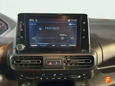 Usado Peugeot Rifter GT-line 130 CV (95 kW) 2020 Beige Monovolumen