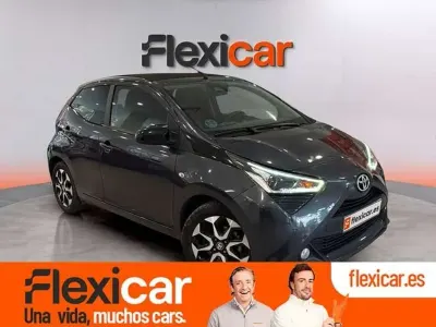 Usado Toyota Aygo X-wave 72 CV (52 kW) 2020 Negro Utilitario