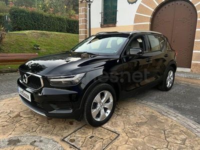 Begagnad Volvo XC40 Momentum 150 HK (110 kW) 2018 Svart SUV