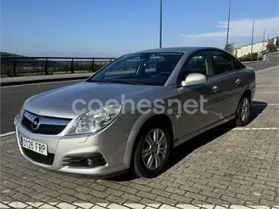 Usado Opel Vectra Elegance 140 CV (102 kW) 2007 Gris / plata Berlina