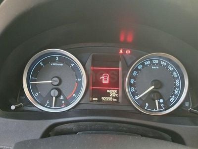 Usado Toyota Auris Active 90 CV (66 kW) 2014 Negro Berlina