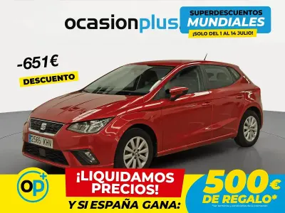 Usado Seat Ibiza Style 75 CV (55 kW) 2018 Rojo Utilitario