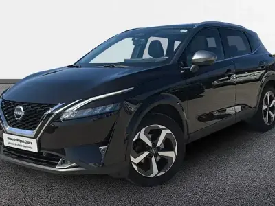 Usado Nissan Qashqai N-Connecta 140 CV (102 kW) 2022 Midnight black con techo skyli SUV