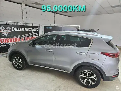 Usado Kia Sportage 115 CV (84 kW) 2019 Gris / plata SUV