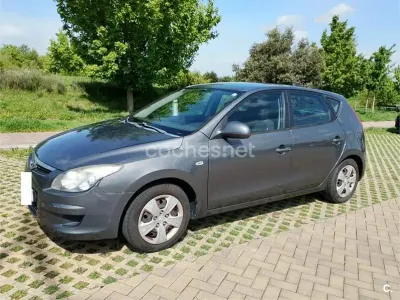 Käytetty Hyundai i30 Classic 109 HP (80 kW) 2010 Harmaa Sedan
