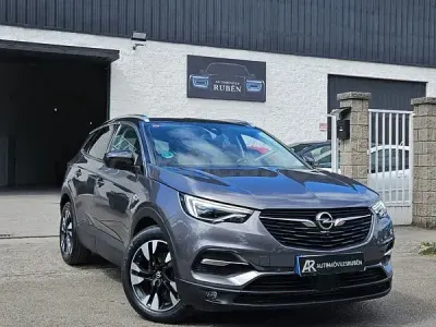 Usado Opel Grandland X Ultimate 130 CV (95 kW) 2021 Gris / plata SUV