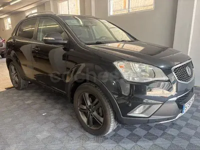 Usado SsangYong Korando Premium Plus 149 CV (109 kW) 2012 Negro SUV